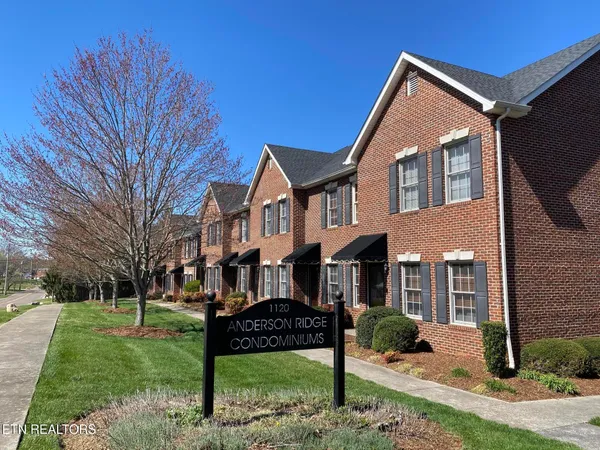 $269,900 | 1120 Skyline Drive, Unit 4, Johnson City, TN 37604