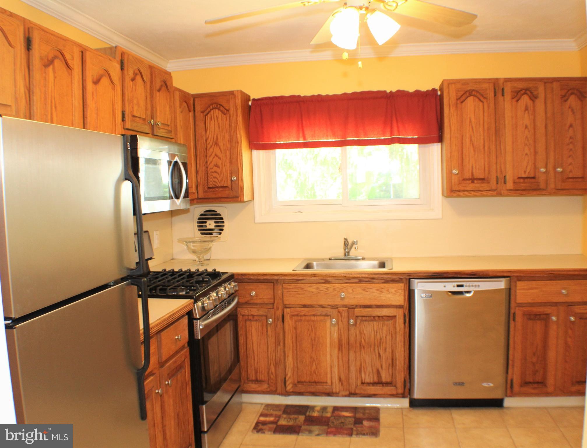 502 Berwyn Road Morrisville, PA 19067 - Photo 9 of 33 Stainless Steel Appliances