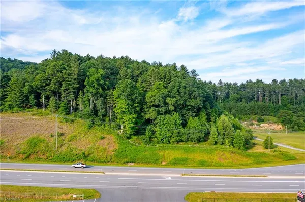 $185,000 | 221 Us Highway South, Fleetwood, NC 28626