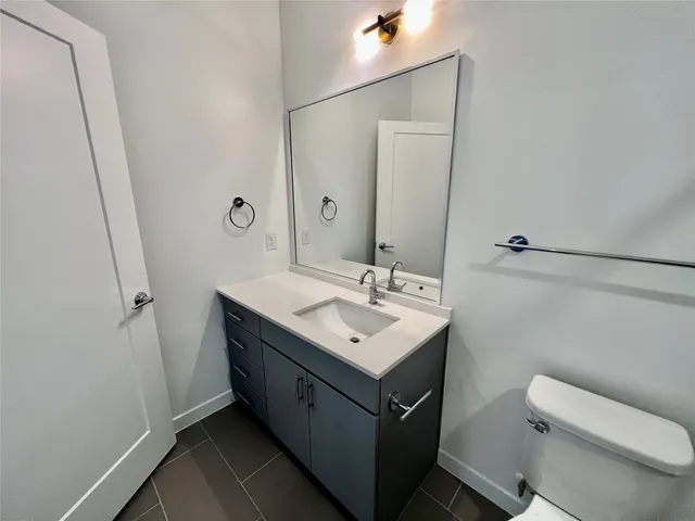 $2,100 | 4801 Springdale Road, Unit 2210, Austin, TX 78723