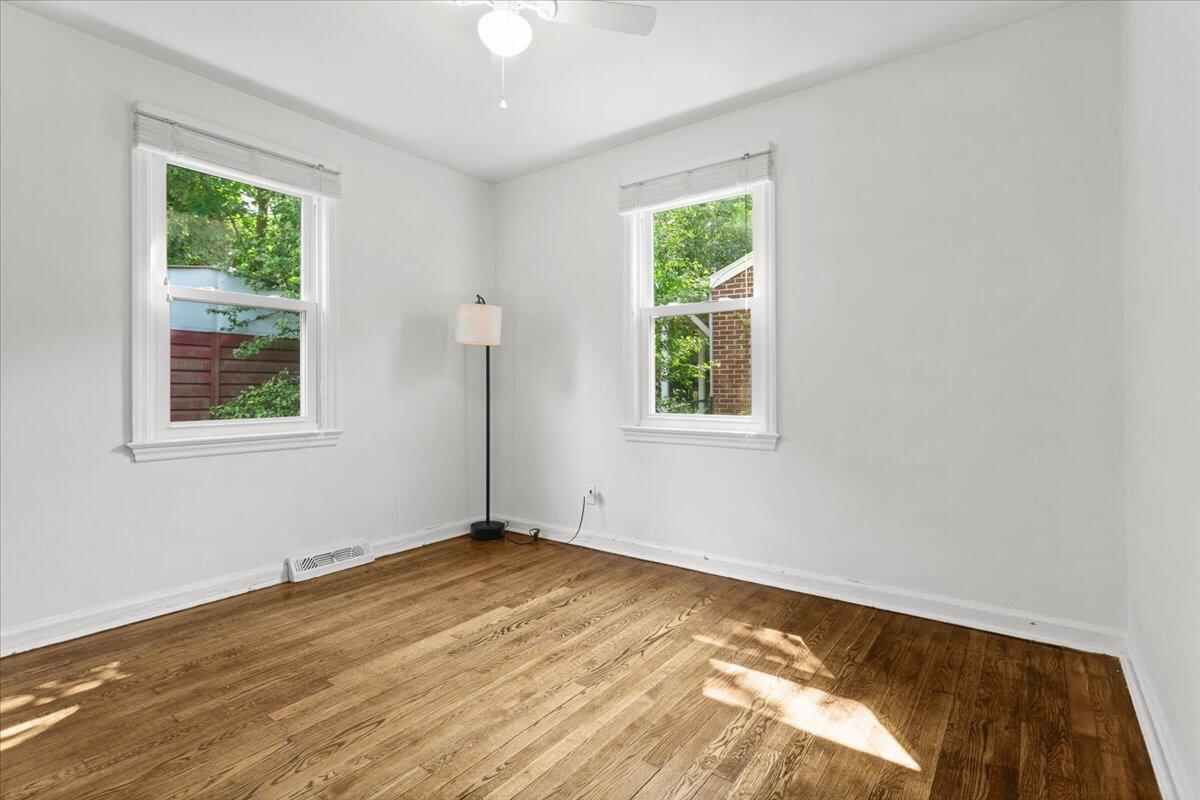 1846 Carlton Road Southwest Roanoke, VA 24015 - Photo 11 of 22 09-1846 Carlton Rd SW_09