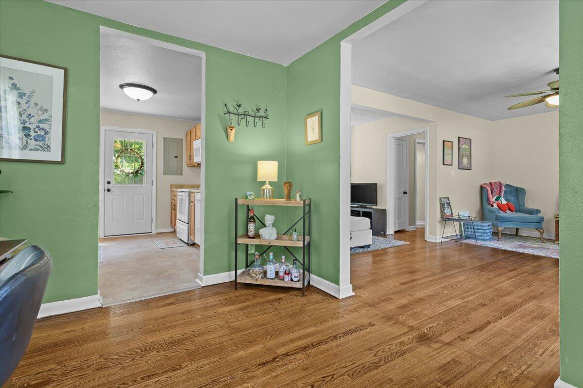 1846 Carlton Road Southwest Roanoke, VA 24015 - Photo 13 of 22 15-1846 Carlton Rd SW_15