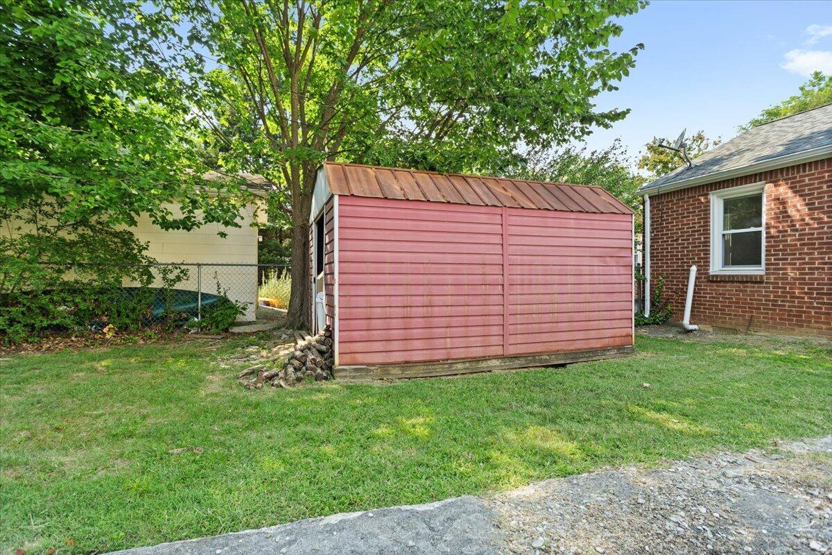 1846 Carlton Road Southwest Roanoke, VA 24015 - Photo 19 of 22 21-1846 Carlton Rd SW_21