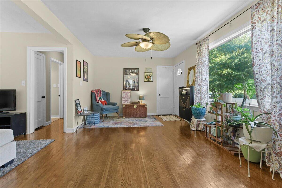 1846 Carlton Road Southwest Roanoke, VA 24015 - Photo 2 of 22 13-1846 Carlton Rd SW_13