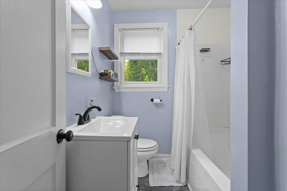 1846 Carlton Road Southwest Roanoke, VA 24015 - Photo 10 of 22 08-1846 Carlton Rd SW_08