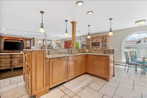 $1,329,000 | 157 Manor Street, Plainview, NY 11803