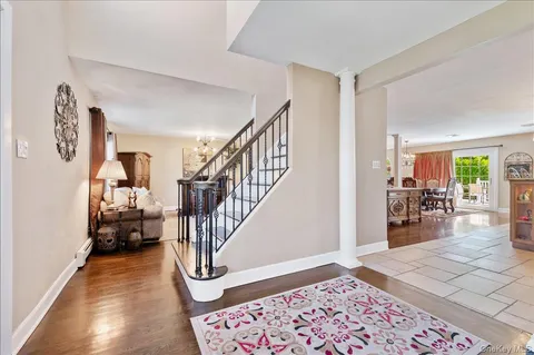$1,329,000 | 157 Manor Street, Plainview, NY 11803