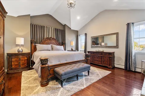 $1,329,000 | 157 Manor Street, Plainview, NY 11803