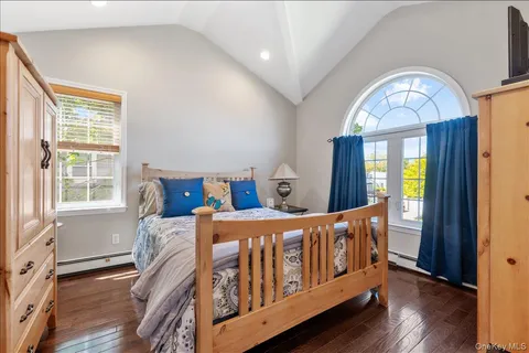 $1,329,000 | 157 Manor Street, Plainview, NY 11803