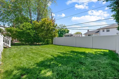 $1,329,000 | 157 Manor Street, Plainview, NY 11803