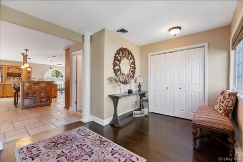 $1,329,000 | 157 Manor Street, Plainview, NY 11803