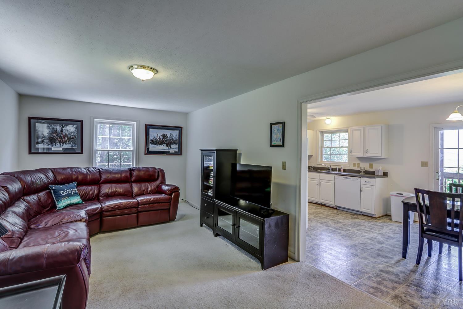 585 Cresthill Road Lynchburg, VA 24504 - Photo 11 of 48