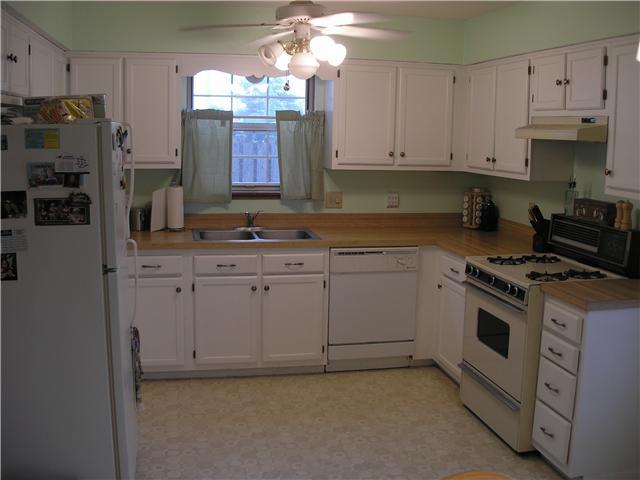 2059 Sprucefield Road Columbus, OH 43229 - Photo 2 of 10