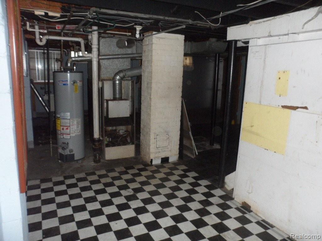 18525 Huntington Road Detroit, MI 48219 - Photo 9 of 11 SAM_3634.JPG