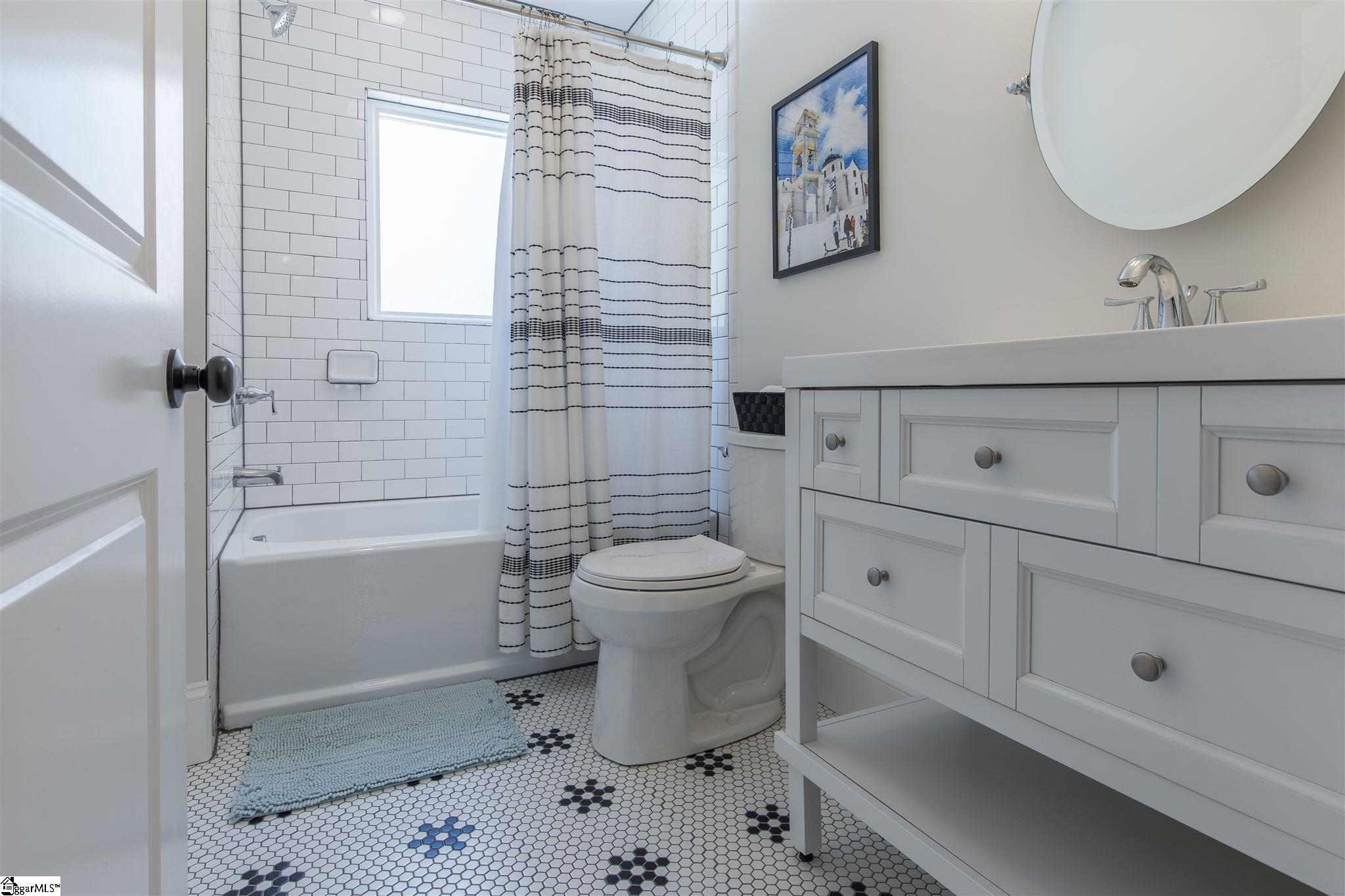 211 North Franklin Road Greenville, SC 29609 - Photo 13 of 22 Gallery Image 13