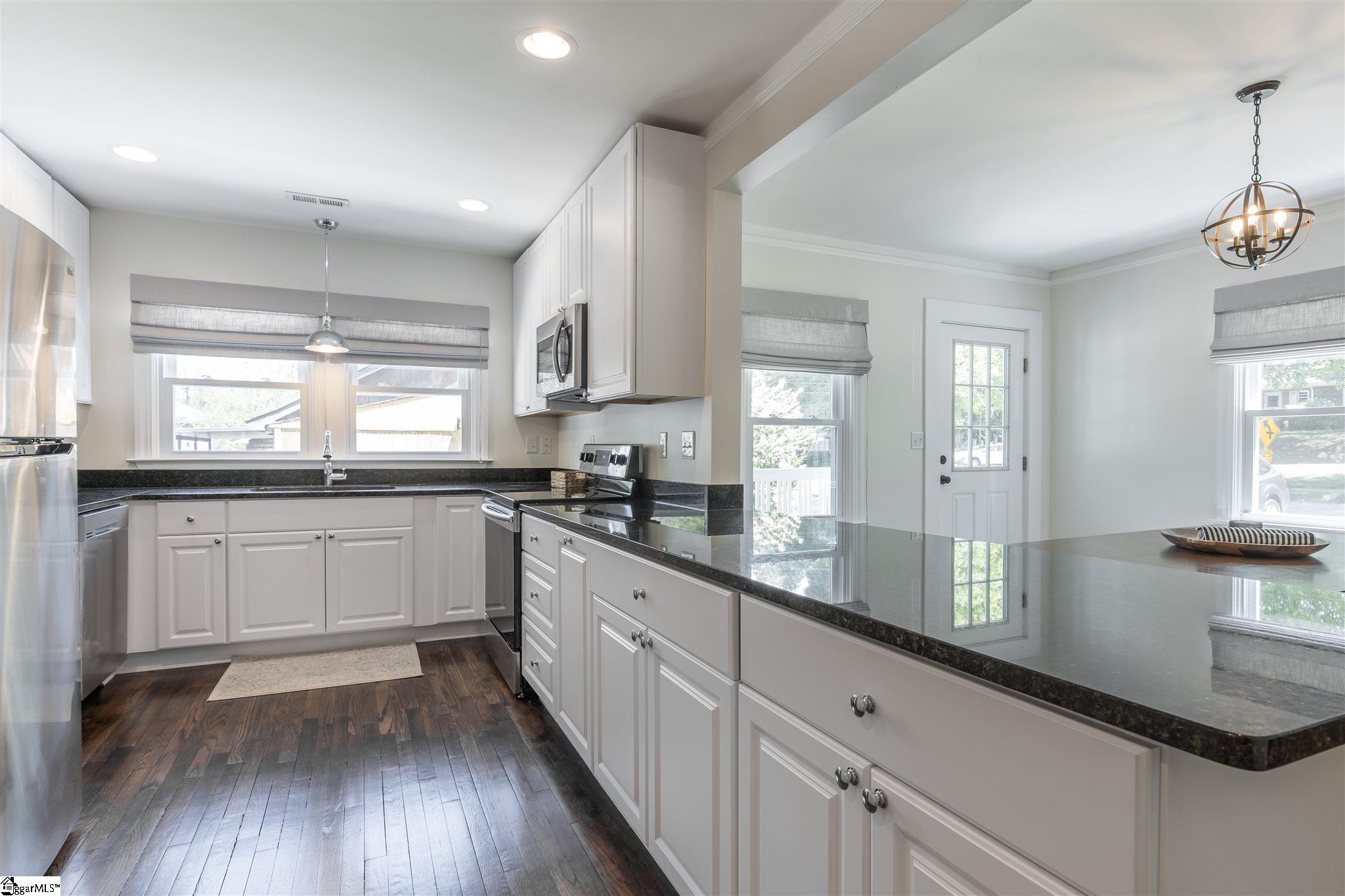 211 North Franklin Road Greenville, SC 29609 - Photo 4 of 22 Gallery Image 4