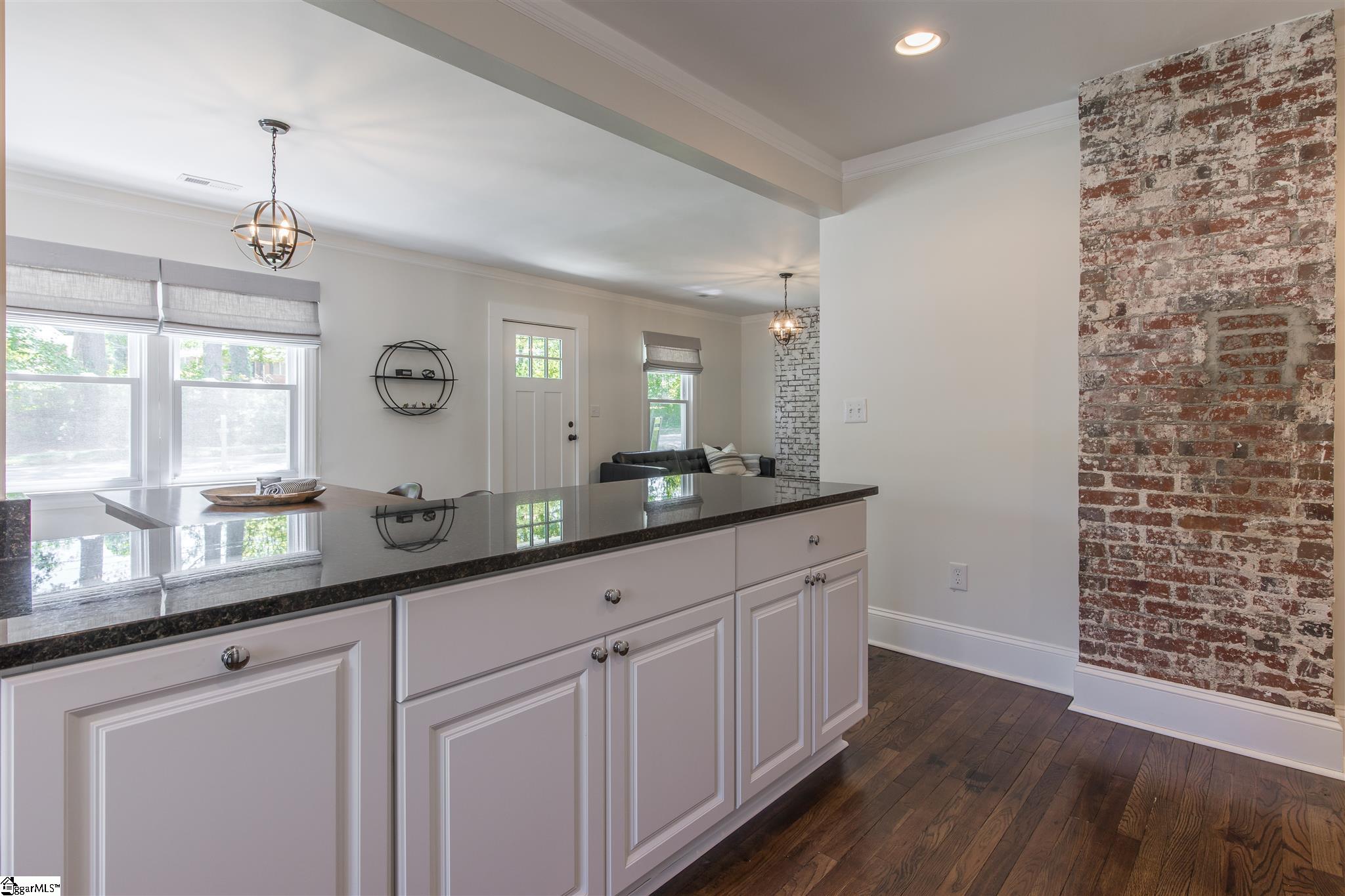 211 North Franklin Road Greenville, SC 29609 - Photo 6 of 22 Gallery Image 6