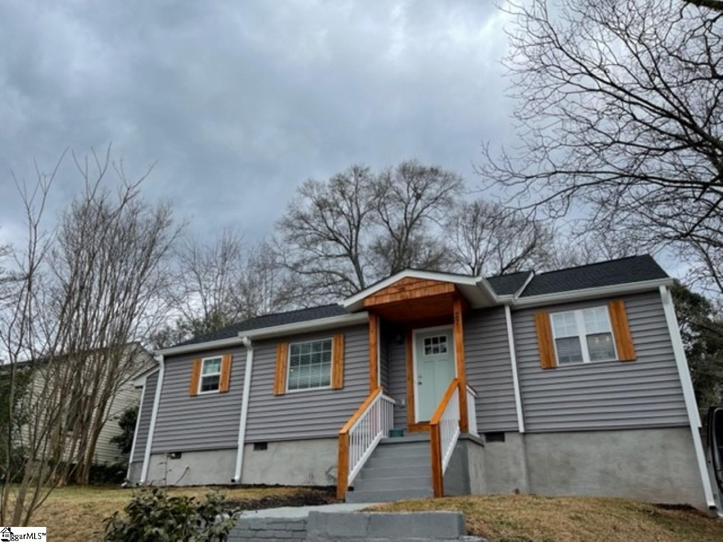 27 Lowndes Hill Road Greenville, SC 29607 - Photo 1 of 19
