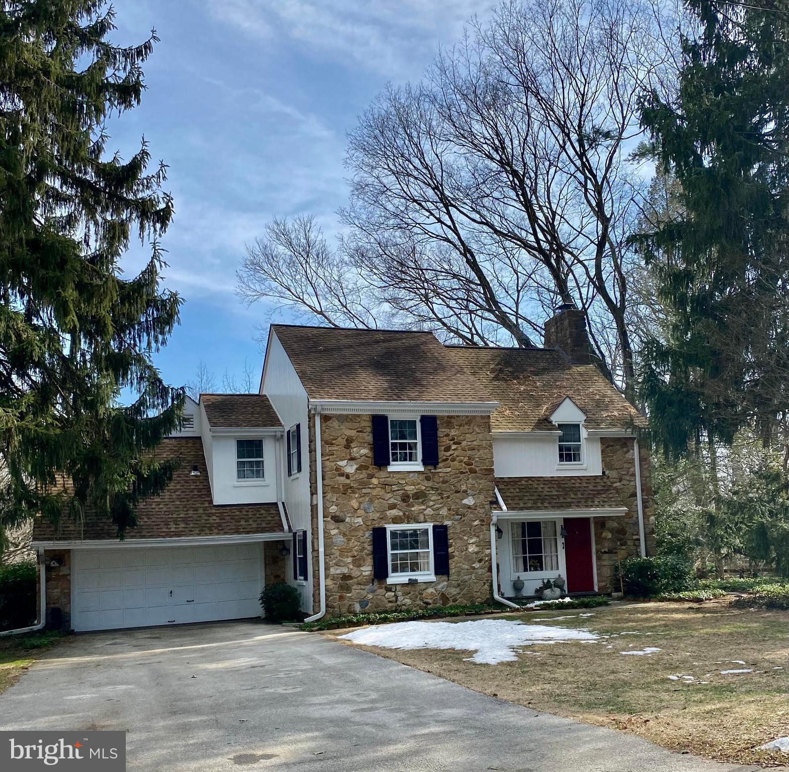 Welcome home to 189 S Spring Mill