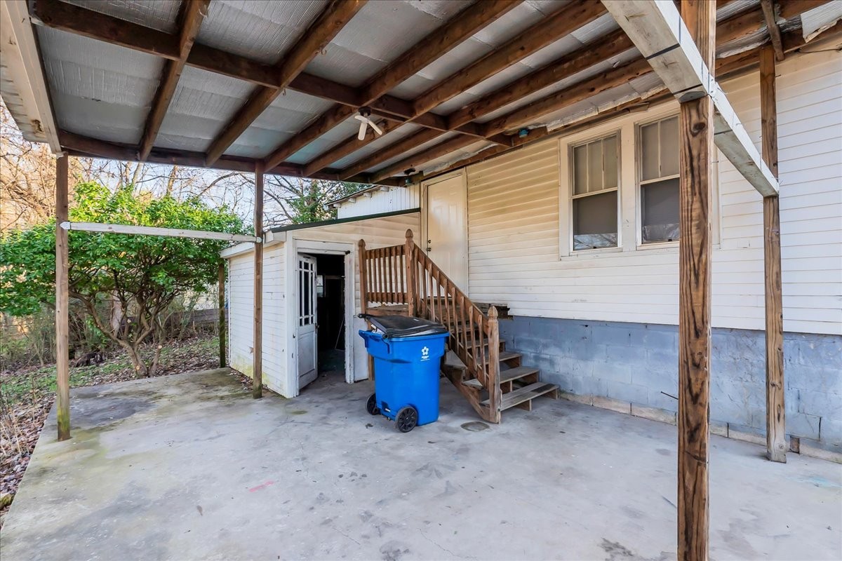 807 Perrigan Lane Manchester, TN 37355 - Photo 37 of 44 a view of a porch with furniture