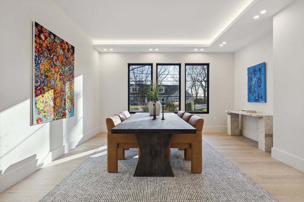 9 Bellevue Road Wellesley, MA 02481 - Photo 18 of 38 a dining room with large window