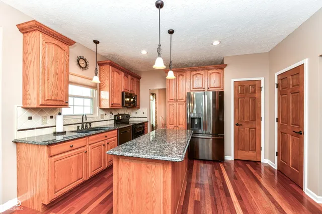 $425,000 | 13190 Knollwood Place, Fishers, IN 46038