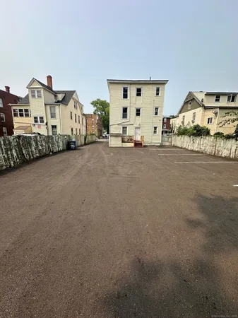 $1,750 | 74-76 Madison Avenue, Unit 3, Hartford, CT 06106