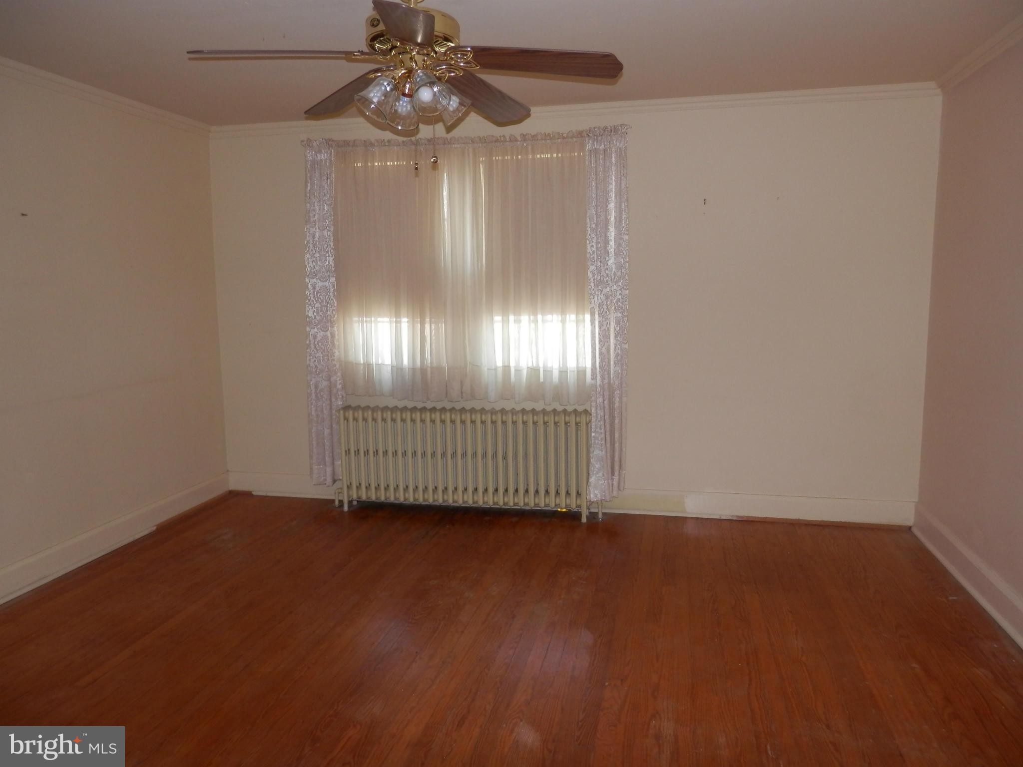 7101 Harford Road Baltimore, MD 21234 - Photo 8 of 14 Family Room
