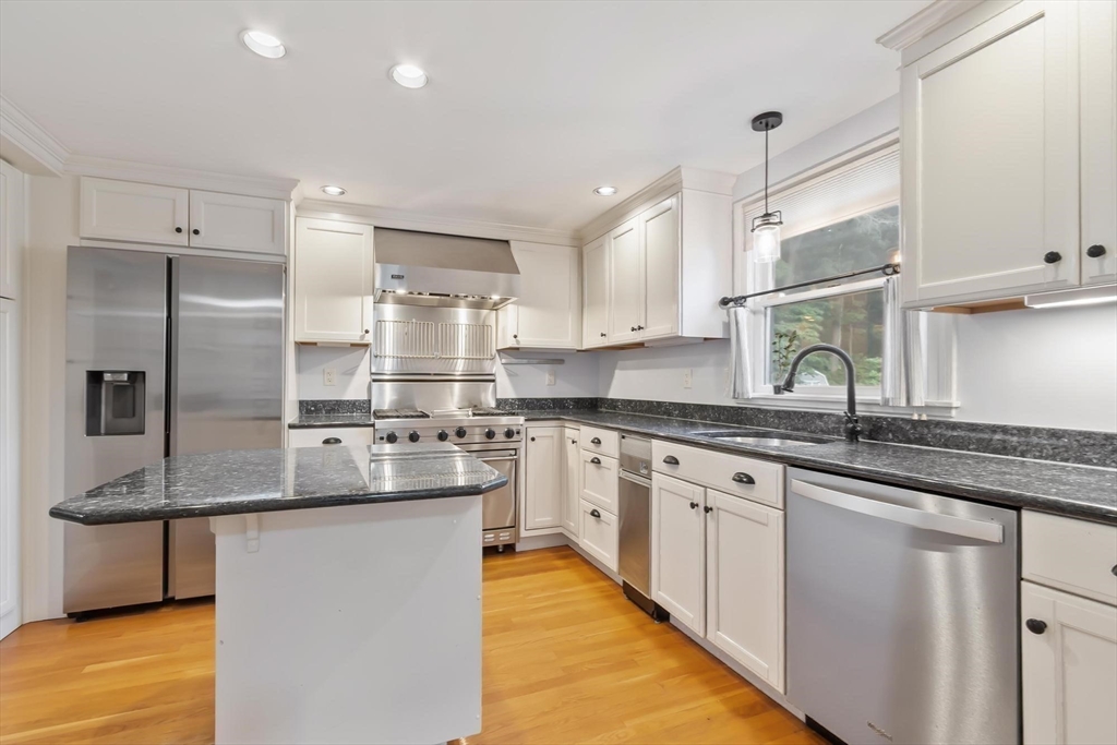 463 Cedar Brook Road Lynn, MA 01904 - Photo 5 of 23