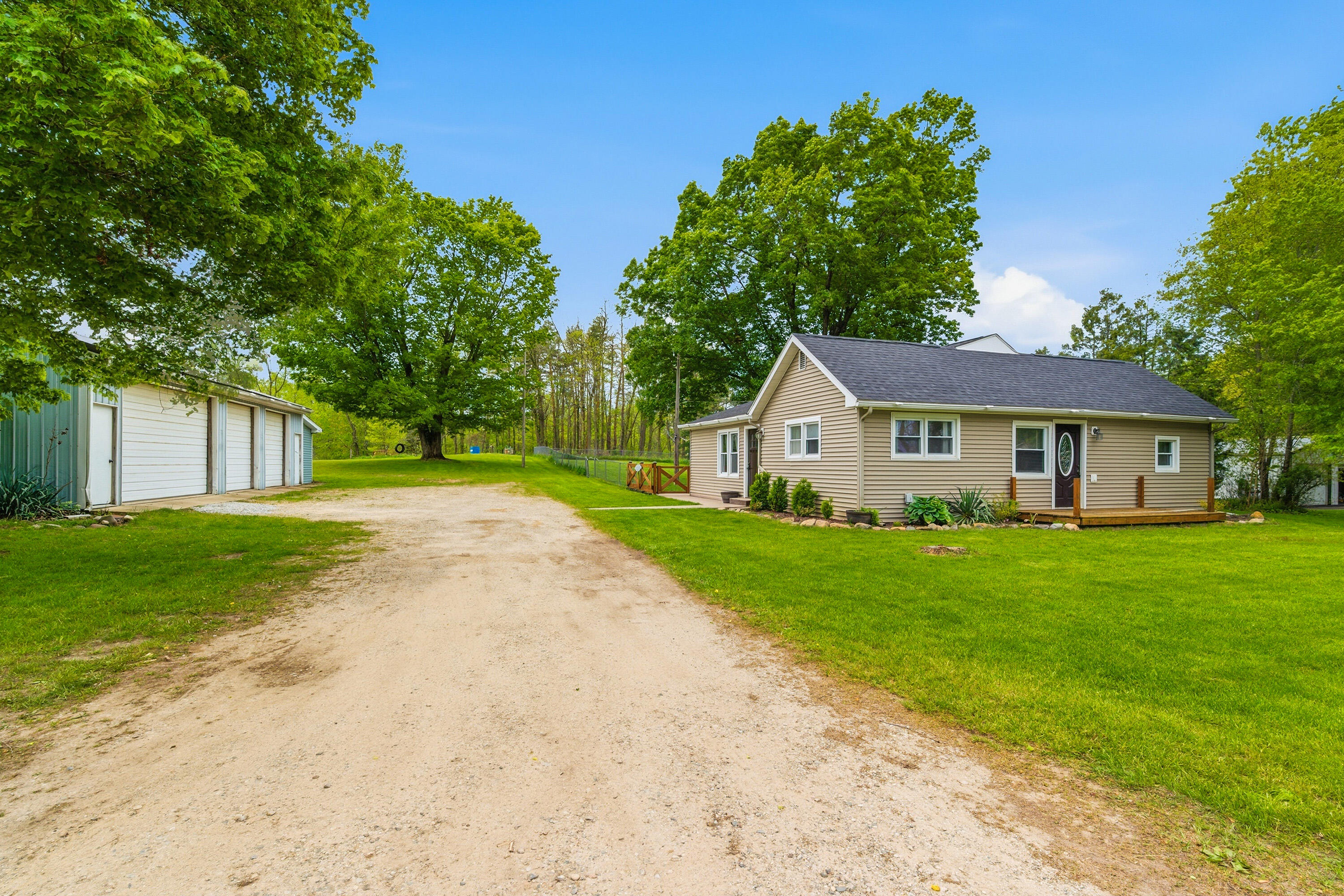 2498 Hemlock Road Quincy, MI 49082 - Photo 4 of 33 Hemlock_56