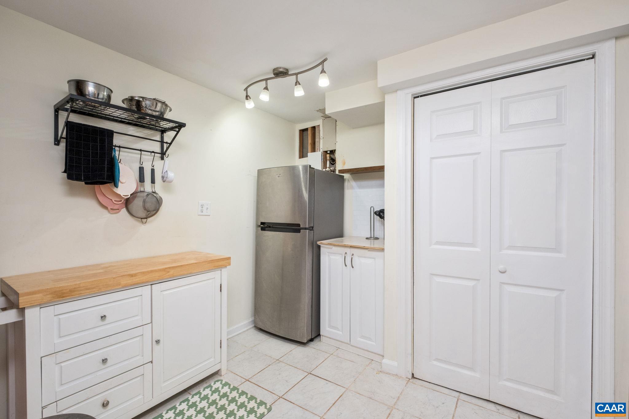308 Carlton Road, Unit A Charlottesville, VA 22902 - Photo 20 of 29