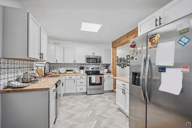 $207,500 | 4801 Southwest 20th Street, Topeka, KS 66604