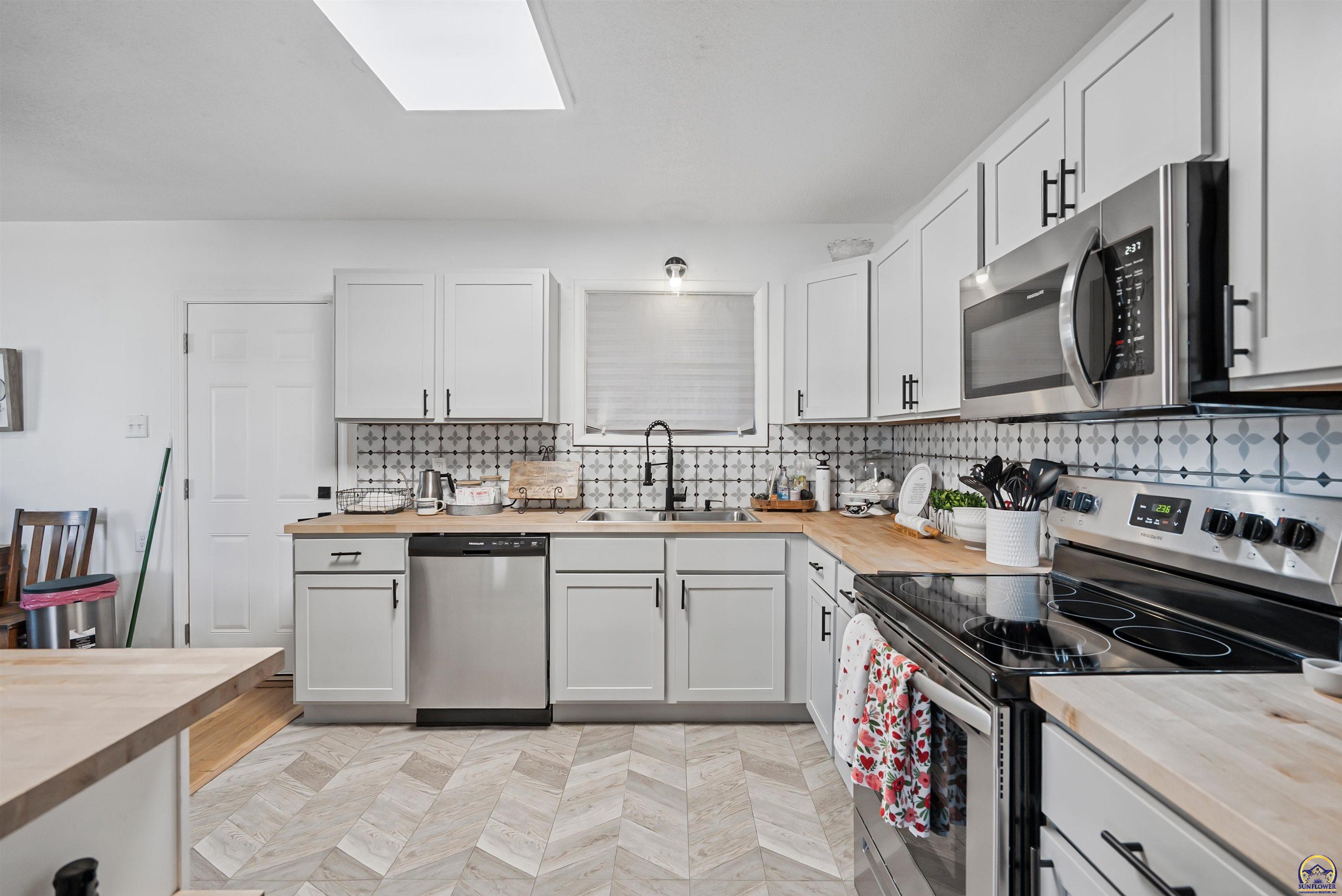 4801 Southwest 20th Street Topeka, KS 66604 - Photo 16 of 40