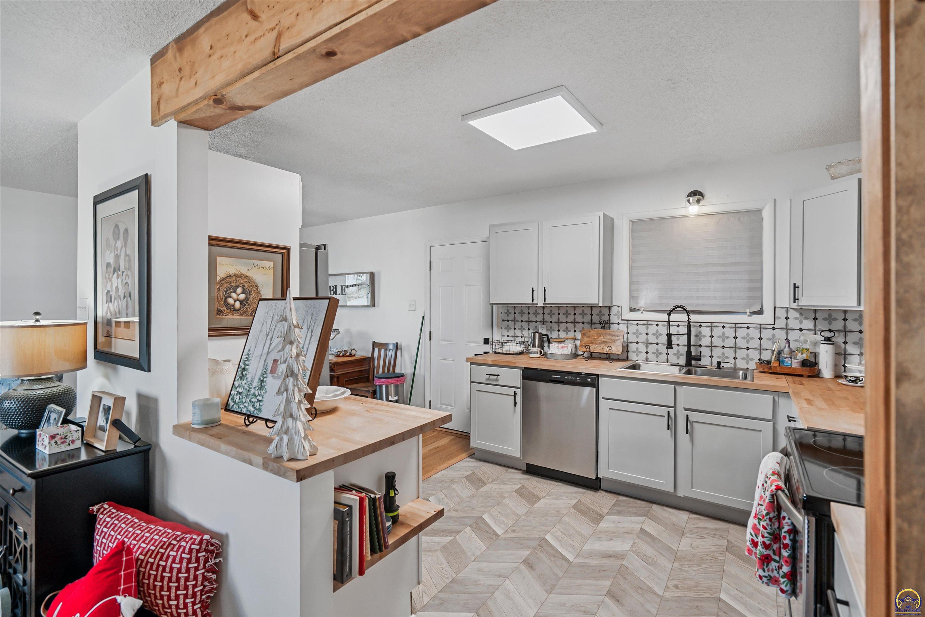 4801 Southwest 20th Street Topeka, KS 66604 - Photo 17 of 40