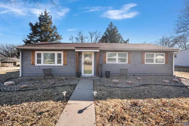 $207,500 | 4801 Southwest 20th Street, Topeka, KS 66604
