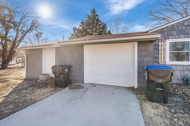 $207,500 | 4801 Southwest 20th Street, Topeka, KS 66604