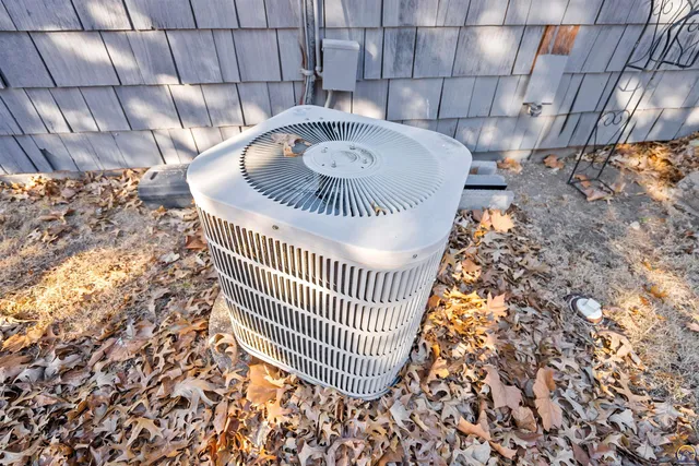 $207,500 | 4801 Southwest 20th Street, Topeka, KS 66604