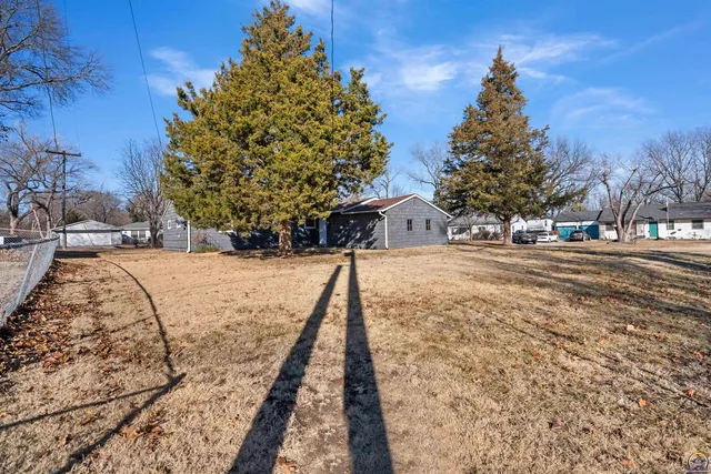 $207,500 | 4801 Southwest 20th Street, Topeka, KS 66604