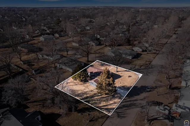 $207,500 | 4801 Southwest 20th Street, Topeka, KS 66604