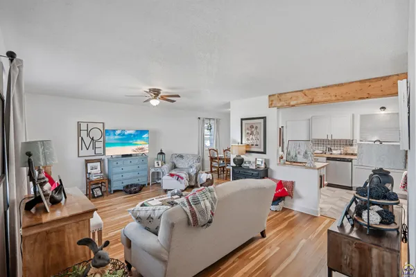 $204,500 | 4801 Southwest 20th Street, Topeka, KS 66604