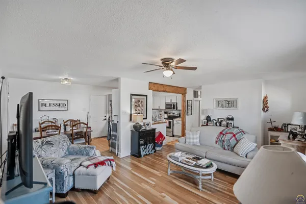 $204,500 | 4801 Southwest 20th Street, Topeka, KS 66604