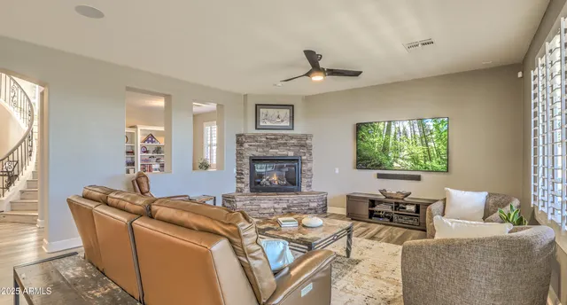 $1,125,000 | 21621 North 39th Terrace, Phoenix, AZ 85050