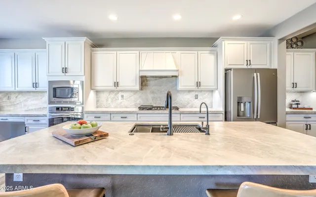 $1,125,000 | 21621 North 39th Terrace, Phoenix, AZ 85050