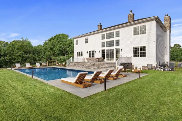 $90,000 | 490 Montauk Highway, Southampton, NY 11968