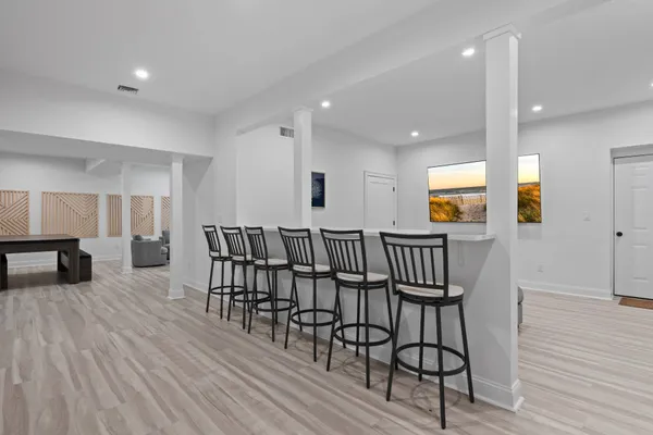 $90,000 | 490 Montauk Highway, Southampton, NY 11968