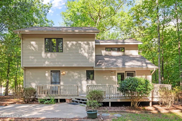 $327,000 | 126 Hill Creek Road, Chocowinity, NC 27817