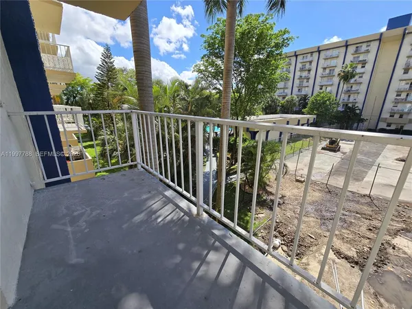 $1,900 | 4550 Northwest 9th Street, Unit 311E, Miami, FL 33126