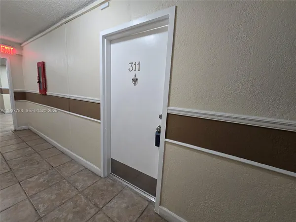 $1,900 | 4550 Northwest 9th Street, Unit 311E, Miami, FL 33126