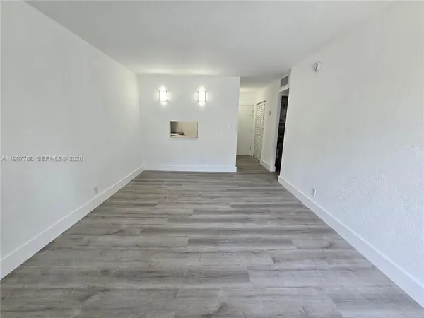 $1,900 | 4550 Northwest 9th Street, Unit 311E, Miami, FL 33126