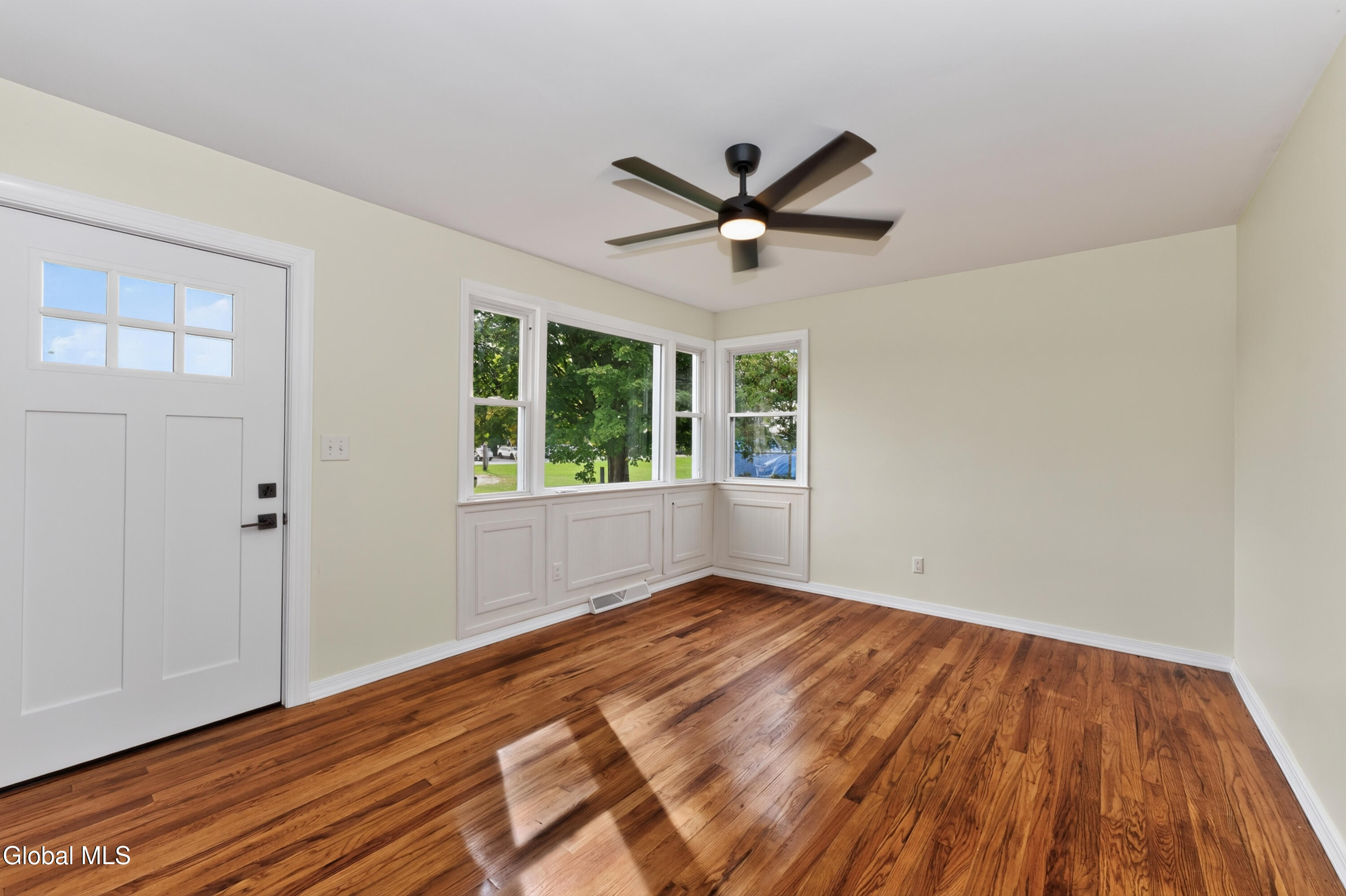 5701 Jerry Road Marcy, NY 13403 - Photo 8 of 25 1 Livingroom 2